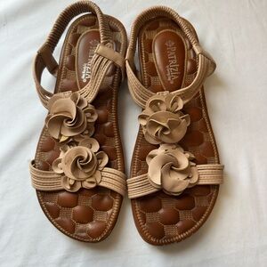 Patrizia Vegan Leather Tan Floral Women's Sandals Size 40 (US 9)